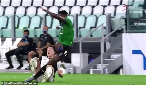 Jul 01, 2021 · can atalanta dangerman duvan zapata win a physical battle against the slowing legs of uruguay captain diego godin? Matthijs de Ligt left writhing in agony after a VERY ...