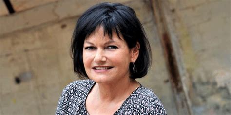 Femme au gros seins la prend dans l&#039;cul. "Gros seins, grosses hanches", Maurane se vend sur Twitter ...