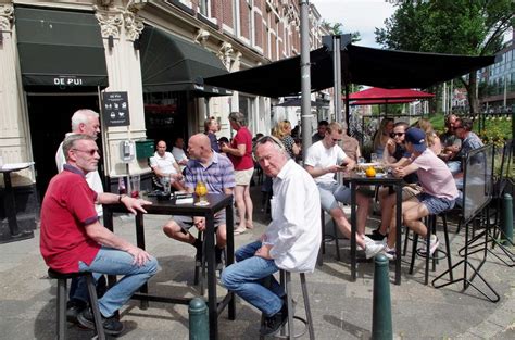 Premier alexander de croo (open vld) heeft na een lange dag vergaderen met het overlegcomité een reeks versoepelingen van de coronamaatregelen bekendgemaakt. Terrassen weer open op 2e Pinksterdag - De Ster Online