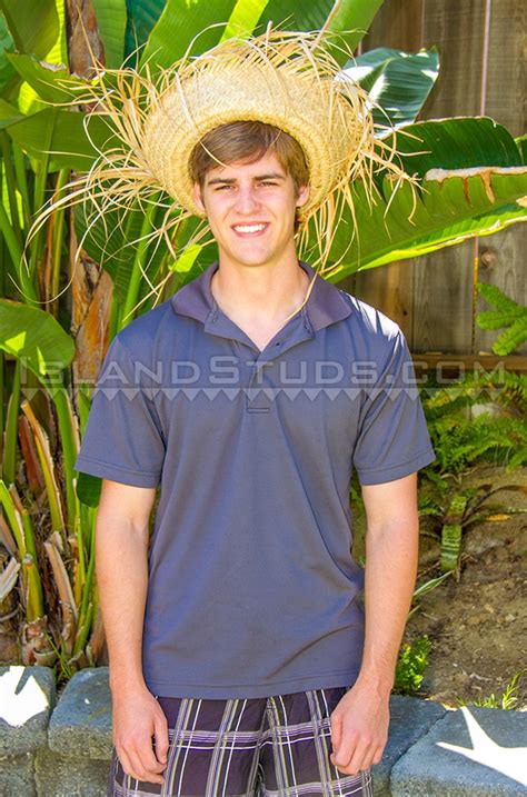 Teen hipster jerking off on omegle webcam. Michigan farm boy Evan jerks out a huge cum load - Free ...
