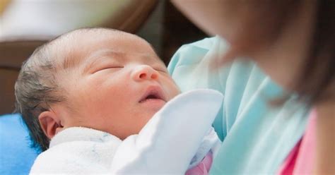 Disebut anugerah karena tidak semua pasangan dikaruniai momongan. Doa Setelah Mengumandangkan Adzan Di Telinga Bayi Baru Lahir