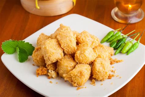 Tahu bulat sedang menjadi makanan favorit bagi banyak orang. Tips dan Cara Membuat Tahu Crispy, Jajanan Masa Kini