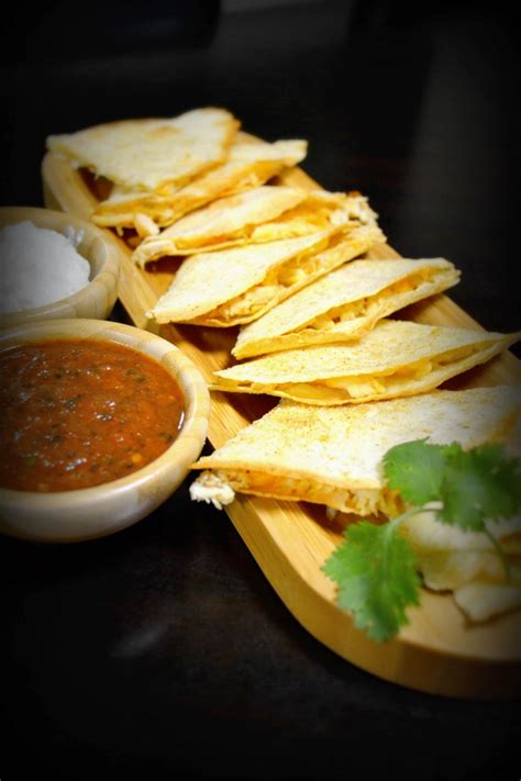 Canned chicken is a lifesaver for these delicious quesadillas. These Three Girlies: Easy Chicken Quesadillas