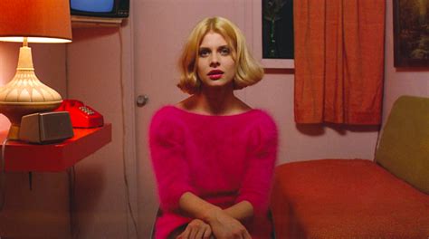 The television programme is written by jesse armstrong and sam bain, with additional material by mitchell and webb amongst others. 'Paris, Texas': O reencontro com o que há de melhor em nós ...