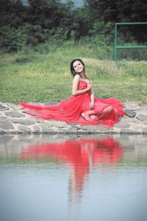 Explore tweets of koleksi model indo @terkunchiii on twitter. Hunting Foto Model IGO Cantik Tamy Oktaviani in Red Dress ...