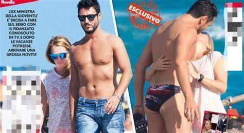 Andrea giambruno, età e carriera. Giorgia Meloni in spiaggia con il fidanzato: baci, coccole ...