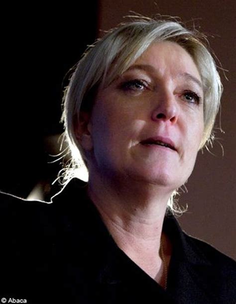 Pas question d'inviter marine le pen à tout bout de champ, pour faire de l'audience et, au c'est la position de laurence ferrari, qui a préféré françois fillon à la présidente du front national pour la première de parole directe, le. Marine Le Pen - Les femmes de la semaine : Emmanuelle Béart « contre la chirurgie esthétique ...