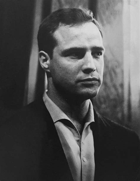 Brando, the son of a salesman and an actress, grew up in nebraska, california, and illinois. tumblr_o570kx2flm1qb0ssjo1_540.png (540×699) | Marlon ...