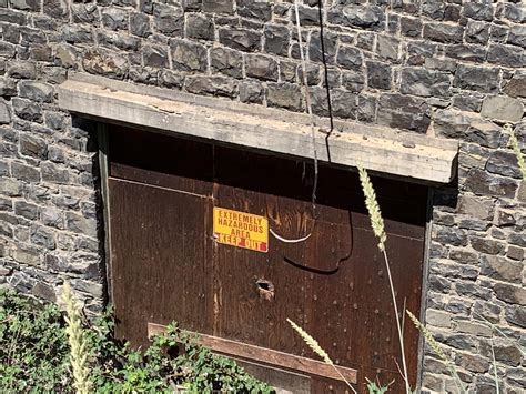 There are ruins of a hydropower plant which supplied electricity to central oregon from 1910 to 1960 at the base of the falls. Found in a ruined hydroelectric power plant at White River ...