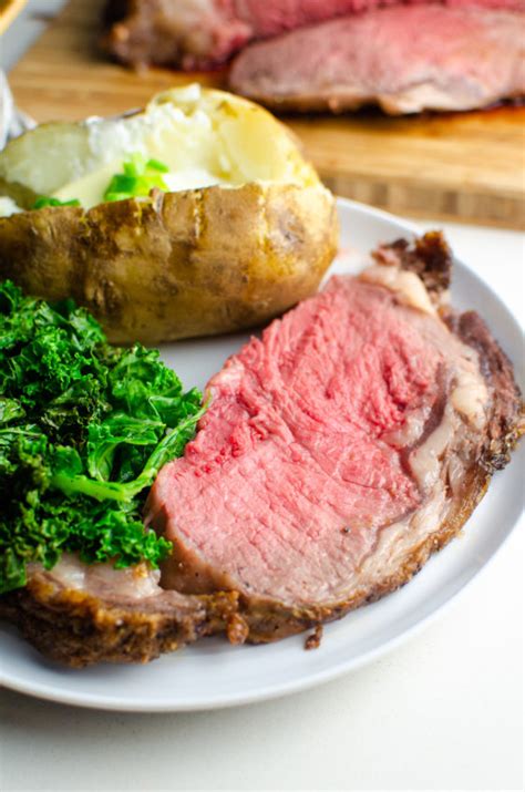Only thing that i wasn't happy with was the veg (onions, carrots and celery) i put in the bottom of the this is my no fail go to method for prime rib. Veg That Goes With Prime Rib / Bacon Wrapped Prime Rib Recipe By Tasty - Prime rib au jus prime ...