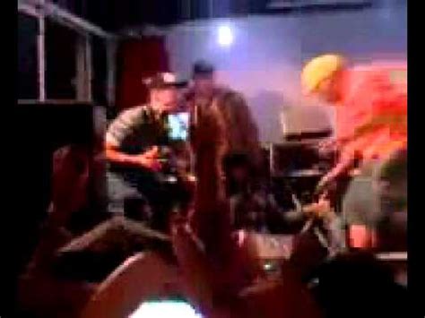 Mc Daleste - toma um tiro em show - YouTube