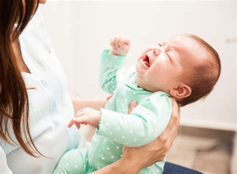 Kommt es zu einer zahnbetterkrankung wie parodontitis oder droht gar der ausfall eines zahnes, muss umgehend ein zahnarzt konsultiert werden. Baby Sturz vom Bett oder Wickeltisch: Wann zum Arzt ...