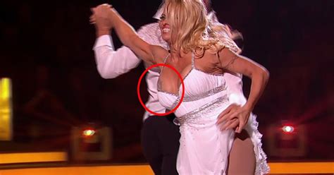 800 x 1100 jpeg 90kb. Pamela Anderson leaves DOI after nipple based wardrobe ...