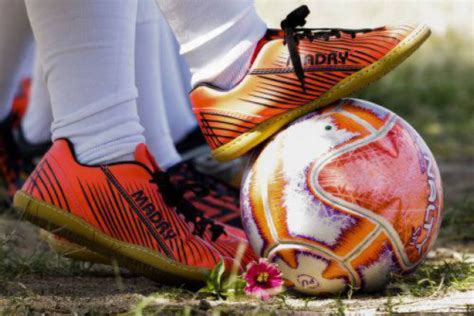 Quer jogar jogos de futebol? Confira jogos de futebol na TV hoje, quinta-feira, 18 de ...