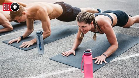 Accessoires für ein workout finden sich auch im. Muskelaufbau ohne Geräte: Trainieren mit dem eigenen ...