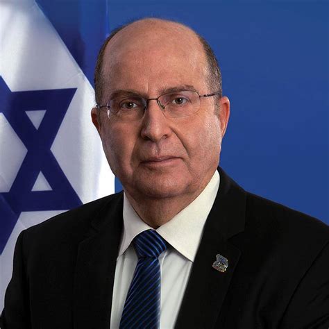 בוגי שותף למחאה, כתב עורך הדין בן יצחק, ממובילי המחאה נגד ראש הממשלה. ‫משה (בוגי) יעלון - Moshe (Bogie) Ya'alon - Home | Facebook‬