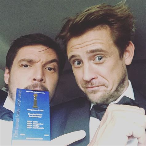 Pedro pascal grew up in texas, the same state in which the real javier peña was born and raised. Pedro Pascal e Boyd Holbrook | Pedro pascal narcos, Pedro ...