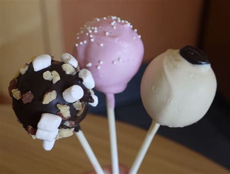 Want to learn how to make cake pops at home that are easy and that taste like starbucks birthday cake pops? Starbucks Cake Pops | Starbucks cake pops, Starbucks cake ...