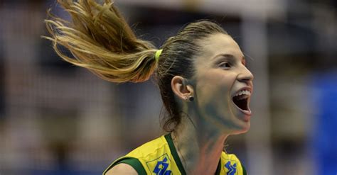 1 ela atua na posição de líbero.defende o time do osasco.também faz parte da seleção brasileira. Musas do Mundial de vôlei - Vôlei - UOL Esporte