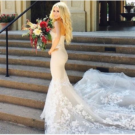 A wedding dress is perhaps the most carefully chosen dress a woman will ever wear. Jess southern | Southern wedding dresses, Wedding gowns ...