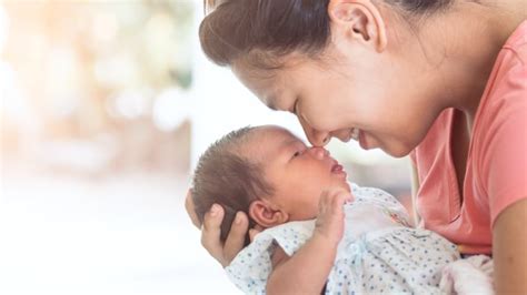 Tanda lahir pada dibagi menjadi beberapa jenis tanda lahir berdasarkan bentuk tanda lahir dan warna tanda lahir. Cara Mengatasi Bibir Hitam Pada Bayi Baru Lahir