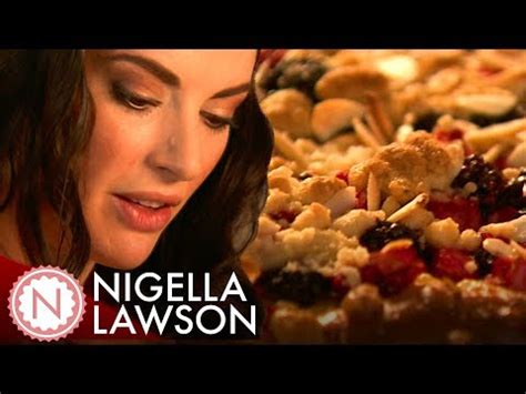 Mehr dazu erfahrt ihr unter dem. Nigella Lawson's Blackberry Apple Kuchen | Nigella Bites ...