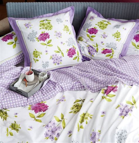 Linge de maison (plai coussin), linge de lit (housse de couette, oreiller, drap), de bain (serviette, peignoir, tapis), de table (nappe, set) dès 00€ ! Linge de lit Terres Bretonnes par Françoise Saget | Linge ...