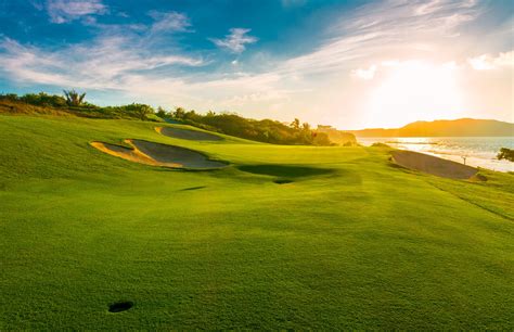 Golf courses are made for sport and competition, but if you take a good look around while you're there, you'll notice that they are beautifully landscaped. What Type Of Grass Do Golf Courses Use? | Green Garden Tribe