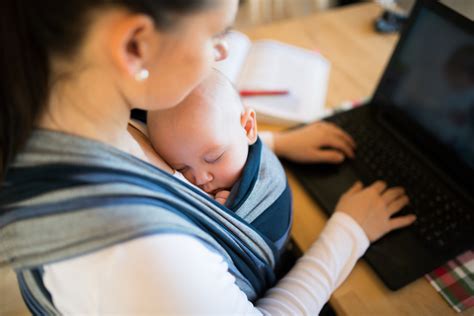 How to Navigate Attachment Parenting as a Working Mom ...