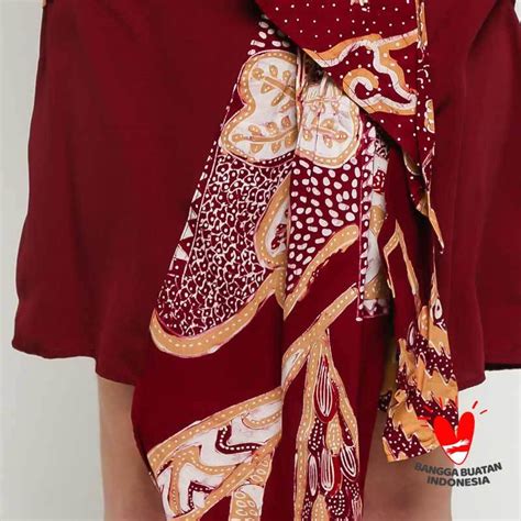 Untuk tampil beda, potongan asimetris selalu menjadi penolong utama. Motif Batik Asimetris / Jual Kain Batik Katun Motif ...