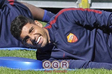 Emerson is a left fullback from italy playing for chelsea in the premier league. Trigoria, Emerson Palmieri al lavoro con la Primavera ...