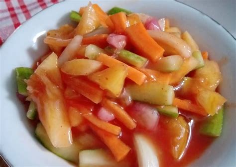 Acar ketimun, nanas dan wortel dalam saus merah yang asam, manis dan pedas. Resep Acar Nanas : Resep Acar Nanas Resep Acar Nanas : 1 ...