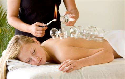 Cupping has been around for thousands of years dating back to early cupping is not reserved for athletes but is a therapy used by all walks of life to relieve muscle tension, backaches, stiff neck and shoulders and. Cupping Therapie | Helan Guasha