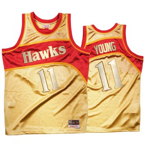 We are paying respect to our past with a focus on a bright future. Trae Young # 11 Atlanta Hawks Gold Classic SEINER TRIKOT ...
