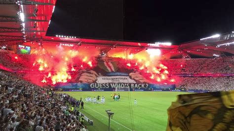 Das kann er selbst kaum glauben: Legia Warschau Warszawa - Borussia BVB Dortmund - 0:6 - 14 ...