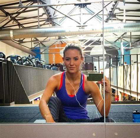 Als moderatorin war sky sport news hd ein toller einstieg, dafür bin ich dem. Laura Papendick on Twitter: "Time for Workout 💪 #nike # ...