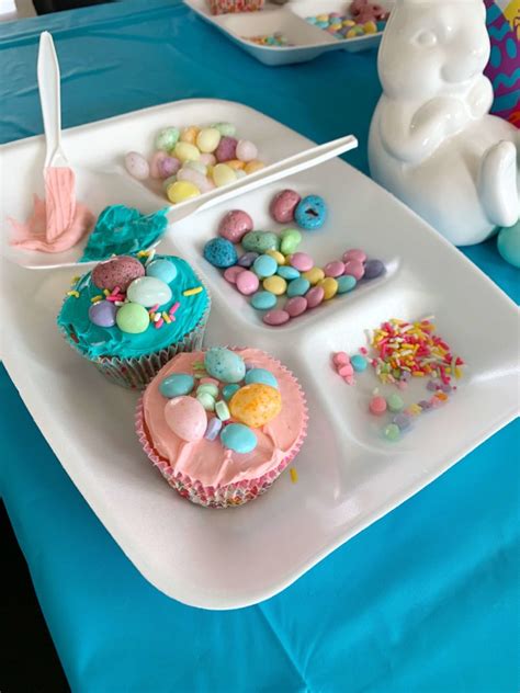 Make a cake for each guest ahead of time and prep your frosting in different colors and you'll be ready for the fun of decorating! Cupcake Decorating Ideas For Kids - Cake decorating ideas