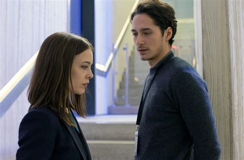 Wir gratulieren dem besten barry atsma zur nominierung für den besten schauspieler und. "Bad Banks", saison 2 : Paula Beer reprend son costume de ...