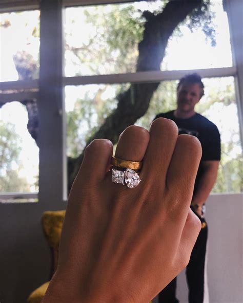 Emily ratajkowski has just given fans the first look at her massive engagement ring. Instagram post by Emily Ratajkowski • Jul 12, 2018 at 1 ...