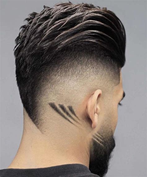 Lo stesso argomento in dettaglio: Tagli capelli Uomo 2020 di tendenza in 100 immagini ...
