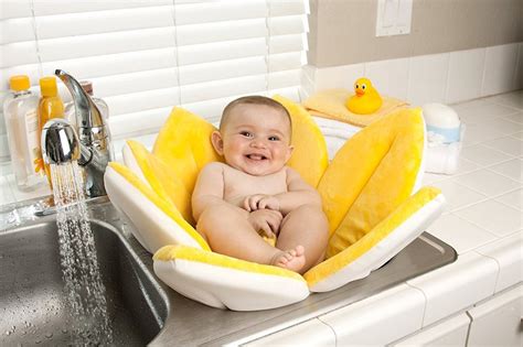 It is a fun bath toy, rechecks the temperature every 10 seconds and automatically switches off after 30 seconds to save energy. The Blooming Bath Is The Most Comfortable Baby Bath For ...