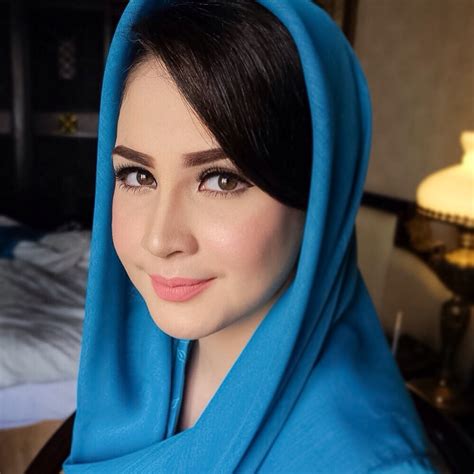 Jika istri belum mau, beri dia waktu supaya hatinya tenang dan lebih siap menerima ajakan anda kembali. Profil Biodata dan Foto Arumi Bachsin - Info Tentang Selebriti