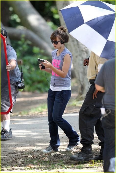 News articles about olivia are still. Olivia Wilde Premieres 'The Change-Up': Photo 2565954 ...