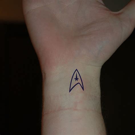 Artists around the world show their tattoo pictures tagged with star trek tattoos. tattoo-star-trek-insignia | Flickr - Photo Sharing!