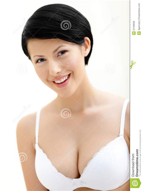 Une femme sublime se fait pénétrer avec douceur silvie deluxe ejac interne porno brune porno pour femme. Verticale d une jolie femme à moitié nue
