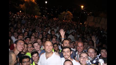 ראש הממשלה, נפתלי בנט, כינס הערב (רביעי) מסיבת עיתונאים במשרד ראש הממשלה בירושלים. לילה ירושלמי עם בנט - המיטב - YouTube