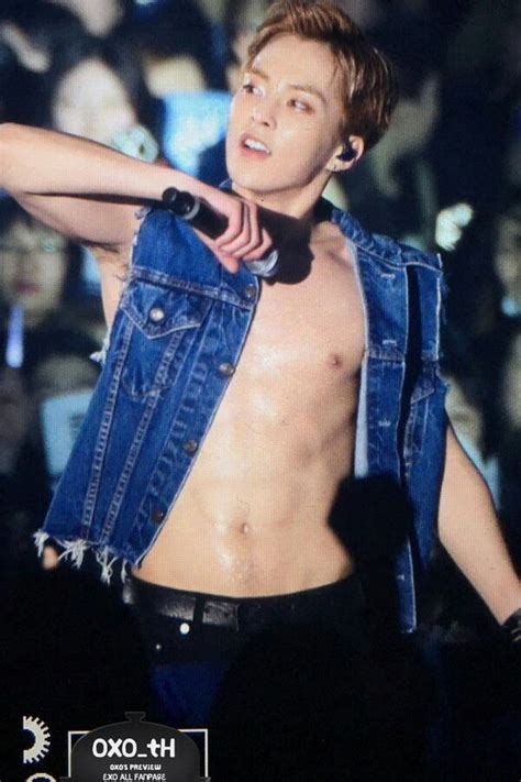 *breaks the law of gravity with dem abs*. #Xiumin #abs #omg | Kim min seok, Kim min, Kim