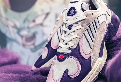 Des chaussures exclusives représentant les personnages de dragon ball z. adidas presenta oficialmente las Yung 1 Frieza y las ZX 500 RM Son Goku