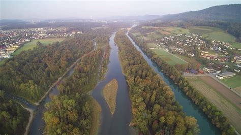 Aare app zeigt die aktuelle temperatur der aare an. Luftaufnahmen Aare bei Rupperswil/Auenstein - YouTube