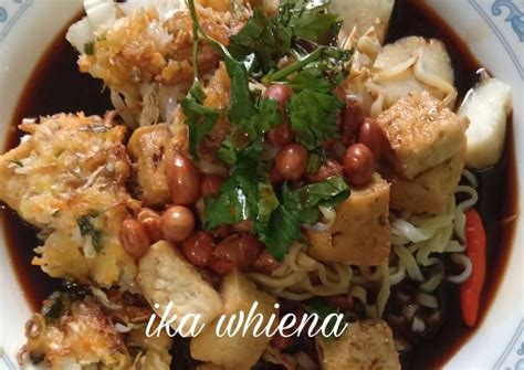 Perkedel merupakan makanan traditional yang sering kita jumpai, perkedel juga merupakan lauk tambahan, biasanya disandingkan … Resep Tahu kupat solo oleh ika whiena - Cookpad